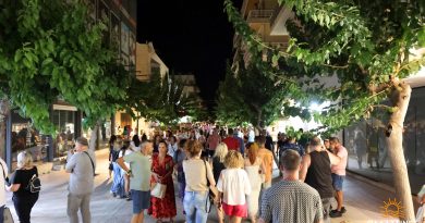 Η ΚΟΡΙΝΘΟΣ ΕΖΗΣΕ ΜΙΑ ΑΝΕΠΑΝΑΛΗΠΤΗ ΛΕΥΚΗ ΝΥΧΤΑ – ΉΧΟΣ ΚΑΙ ΦΩΣ ΣΤΟ ΚΕΝΤΡΟ ΤΗΣ ΠΟΛΗΣ