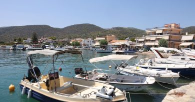 Παραδόθηκαν στον Κόρφο τα δύο πρώτα ανταποδοτικά για τις ανεμογεννήτριες. Νίκος Σταυρέλης: Τέσσερις φορές την εβδομάδα θα γίνεται η αποκομιδή των απορριμμάτων