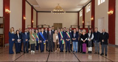 Υπογράφηκε το Μνημόνιο Αδελφοποίησης της Κορίνθου με την Γκαλατίνα. Ο Δήμος μας ταξιδεύει, συμμαχεί και συστήνεται στον κόσμο