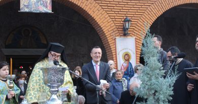 Με λαμπρότητα και κατάνυξη ο Αγιασμός των Υδάτων στο Κιάτο